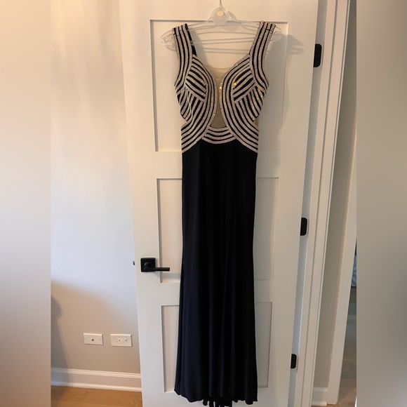 Black Jovani Prom Dress - Picture 3 of 15